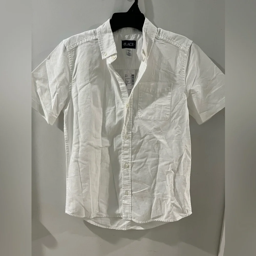 The Children's Place White Short Sleeve Button-Up Shirt, boy’s size large, new!
